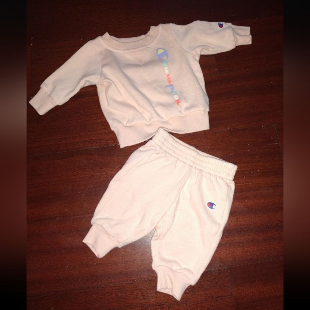 Champion sweat suit size 0 to 3 months